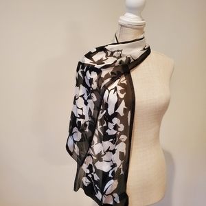 Bundle 2 Items/30% Discount! New York Silk Black & White Scarf